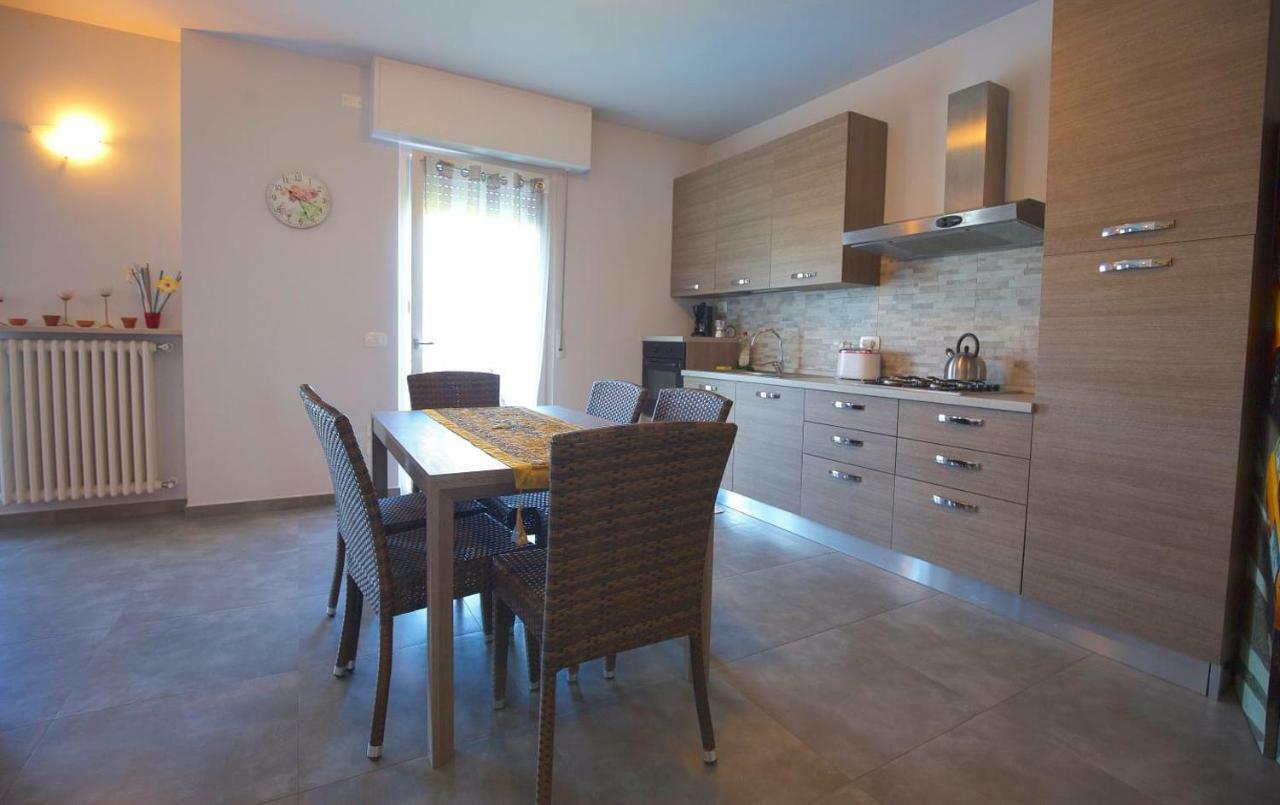 Casa Lorenzo Bardolino Bagian luar foto